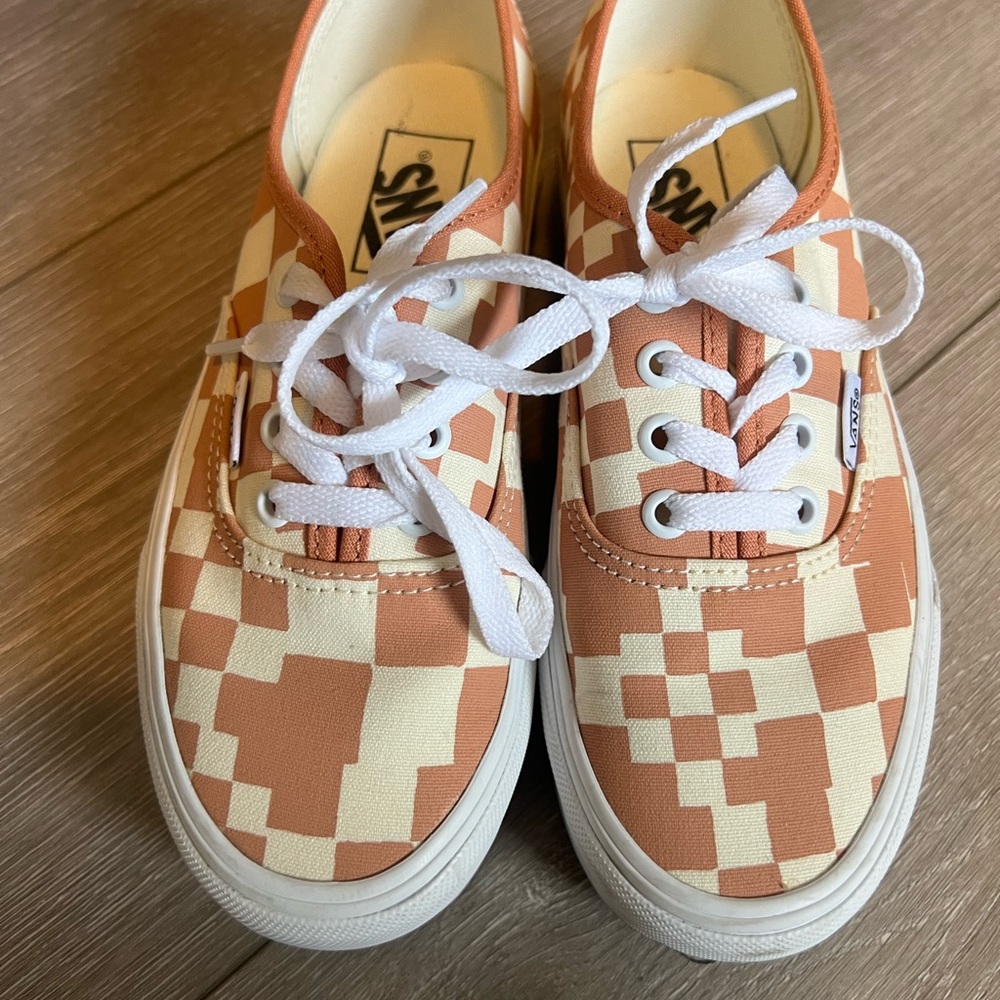 Vans Womens Authentic stacked Checkered Sneakers - Tan/Peach and White